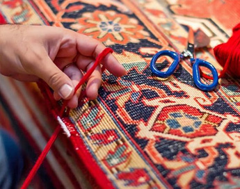 خدمات تخصصی و حرفه ای رفوی فرش در قالیشویی رویان